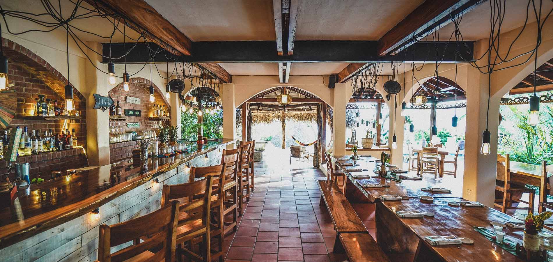 Restaurant-&-Bar
