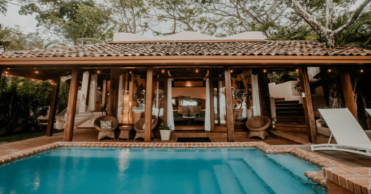Suite with private pool