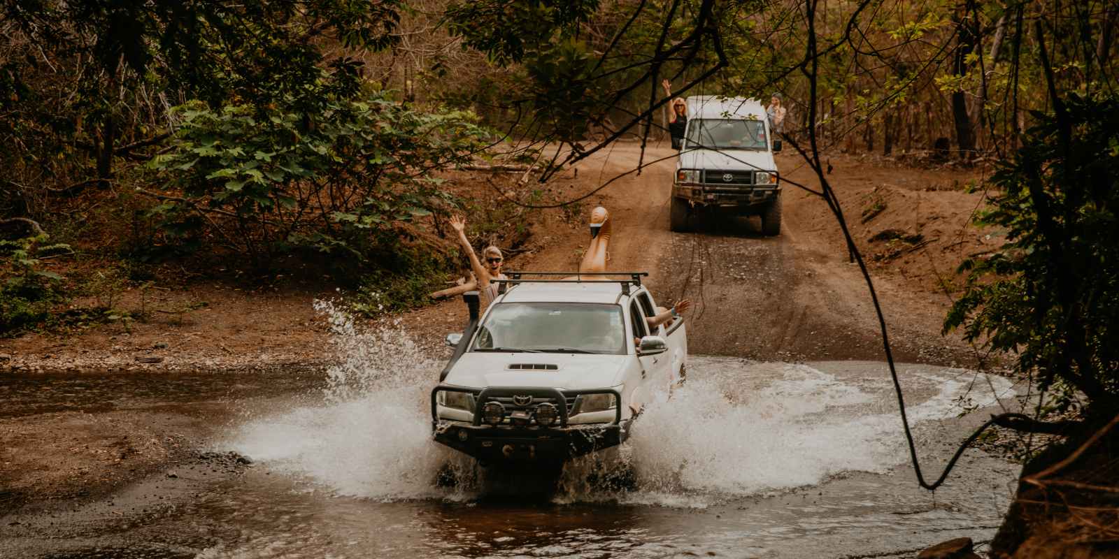 Off-road convoy