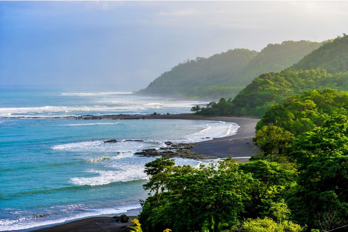 Surfing Points in Cambutal