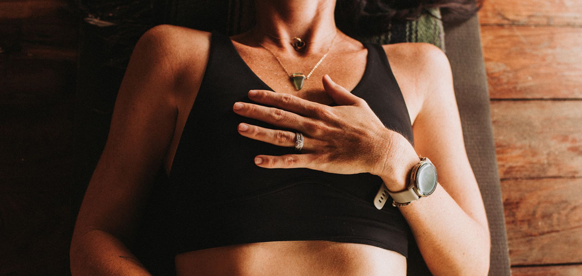 HolisticHealing_1900x900 Hand on heart and stomach mindful breath